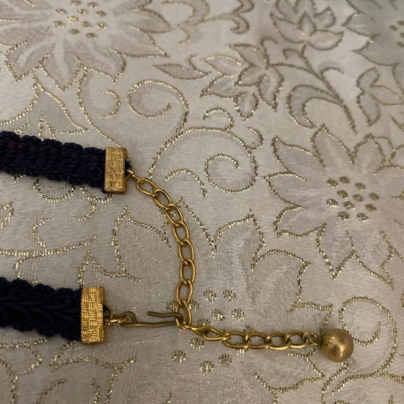 VTG 80s RARE/HARD-To-Find Black Fabric Choker Necklace w/Burnished Heart Charm - Picture 6 of 7